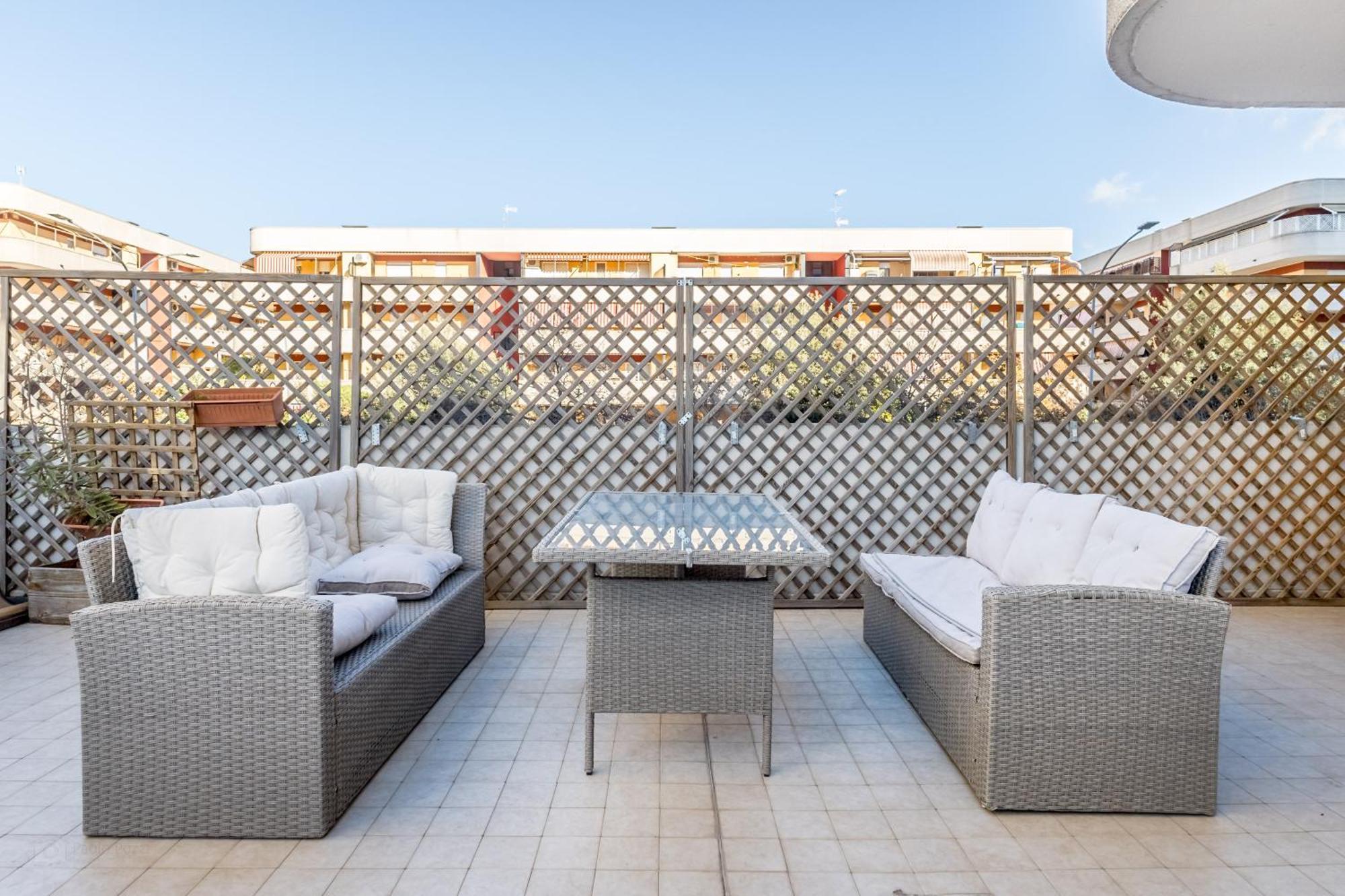 Porte Di - With Cozy Terrace Apartment