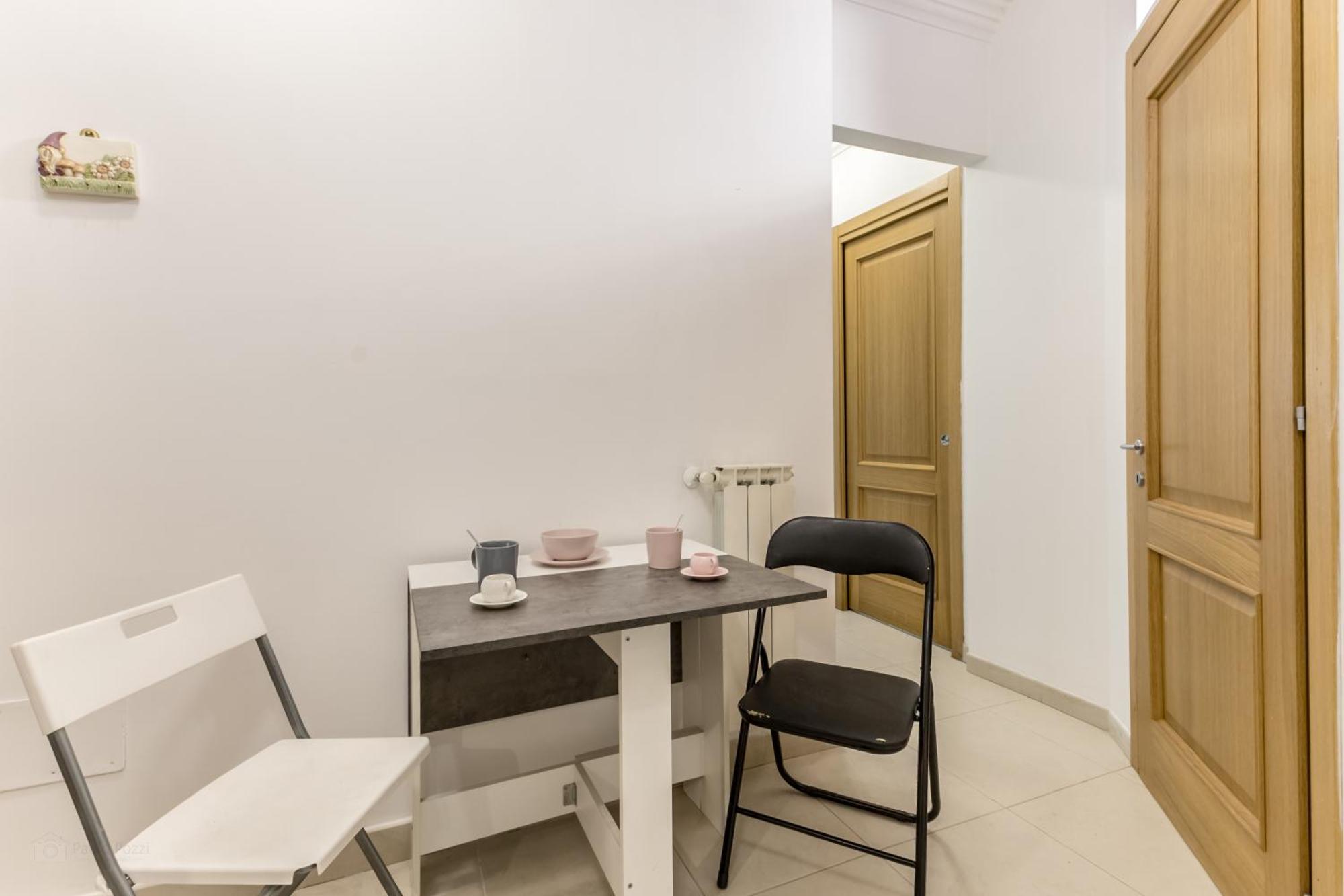 Porte Di - With Cozy Terrace Apartment