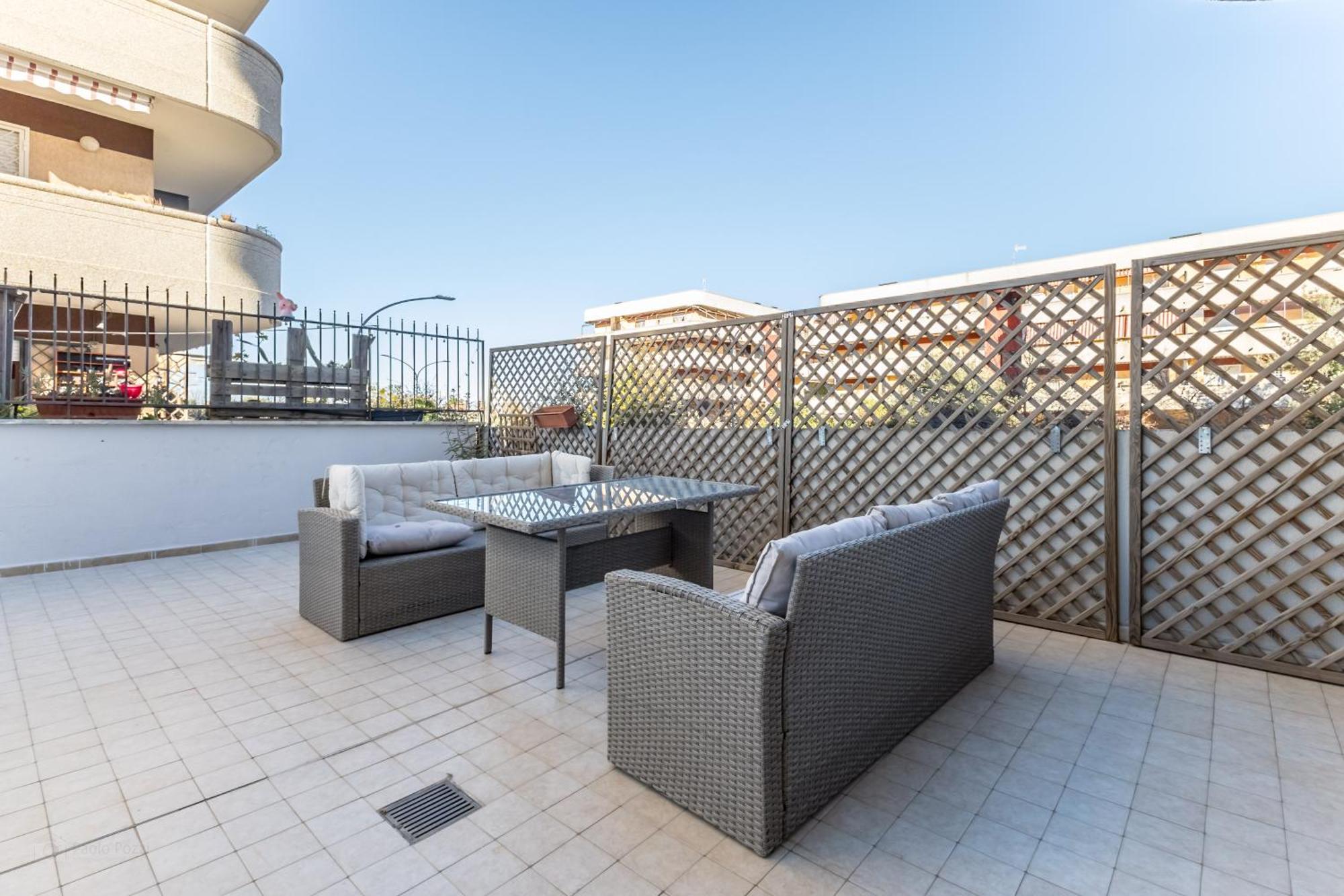 Porte Di - With Cozy Terrace Apartment Rom